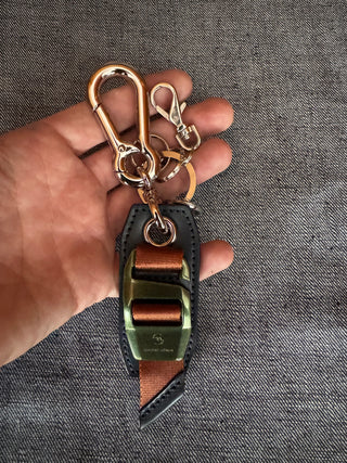 Hook Buckle Llavero Master Piece Japón