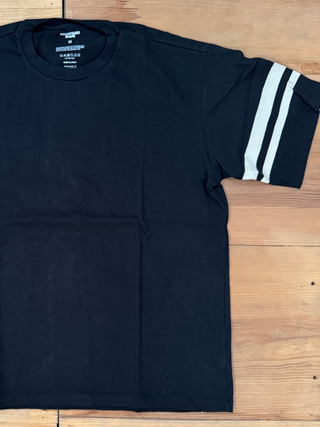 Camiseta Pesada Negro con líneas GTB Momotaro